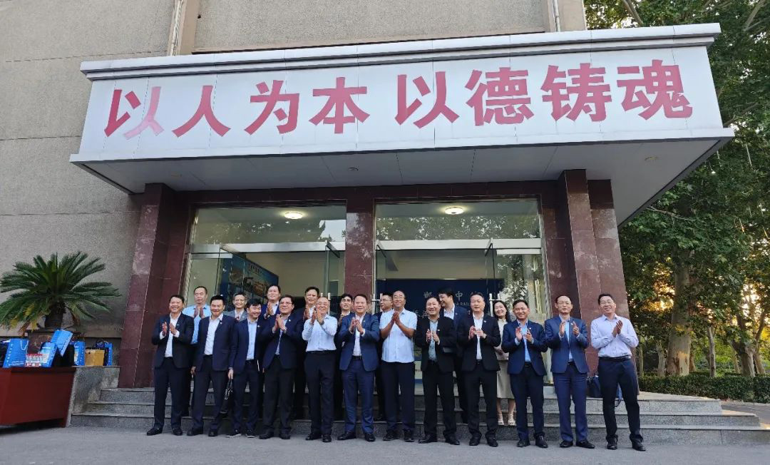 越南長(zhǎng)山建設(shè)總公司高層來(lái)訪(fǎng) 共商架橋施工領(lǐng)域深度合作